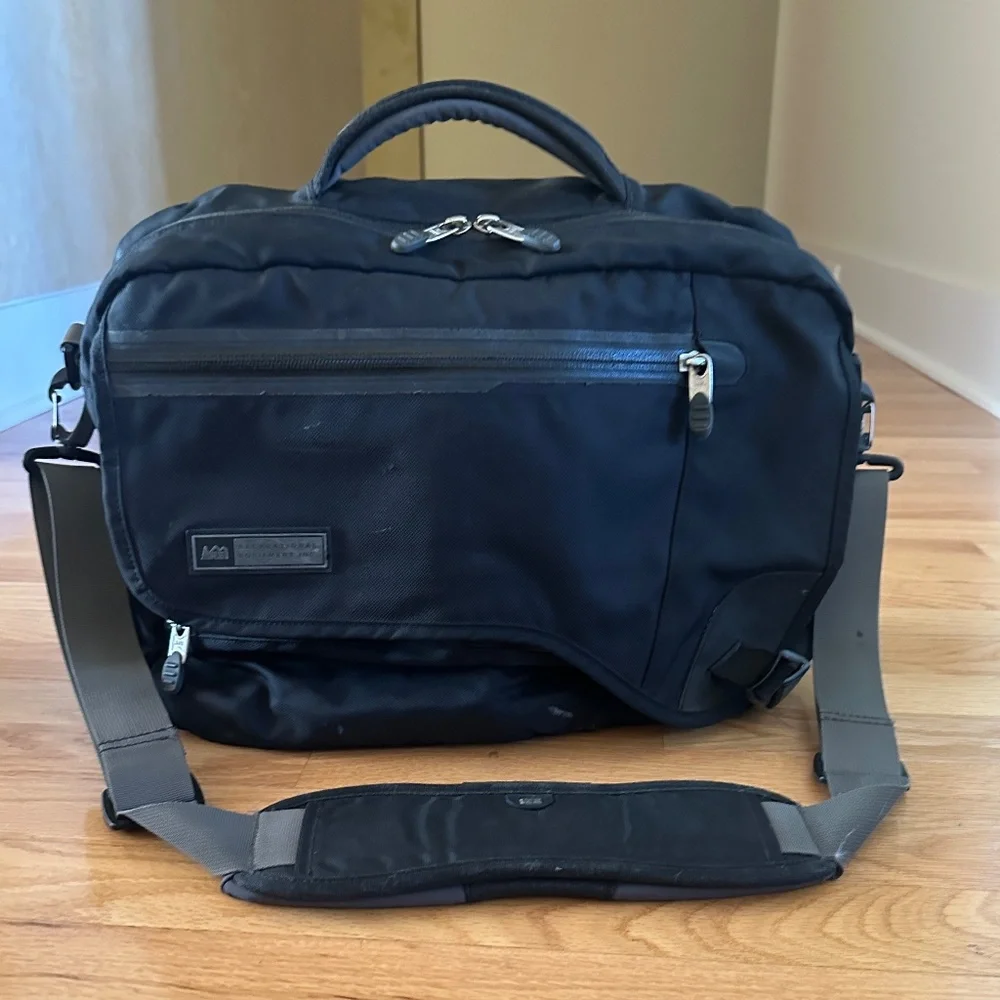 REI Black Messenger Bag Satchel Shoulder Bag